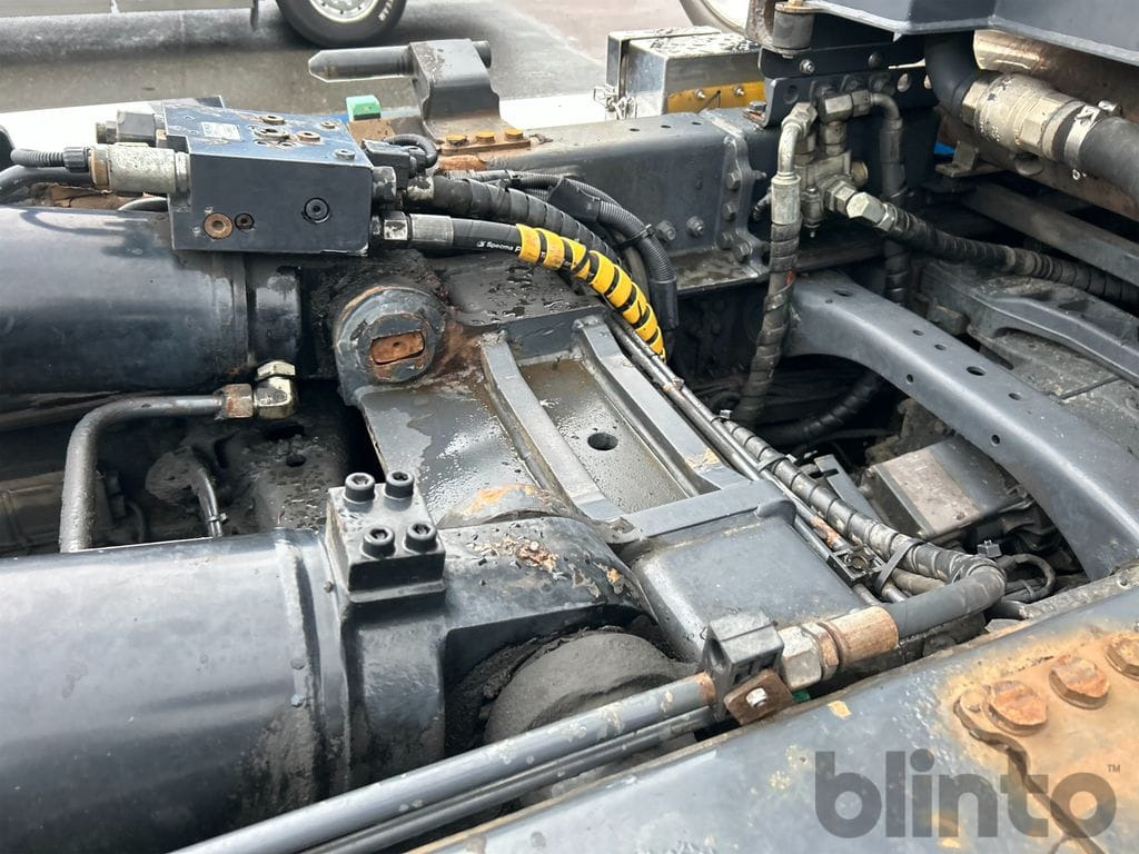 Abrollkipper SCANIA R560LB 8X4*4 med JOAB 24T krok