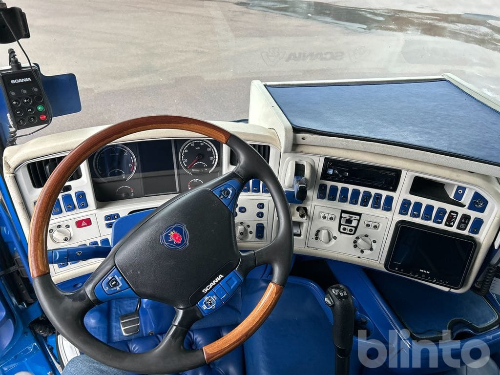 Abrollkipper SCANIA R560LB 8X4*4 med JOAB 24T krok