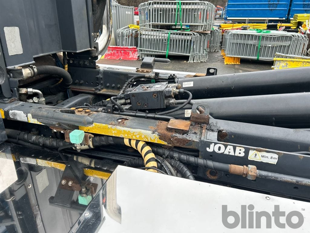 Abrollkipper SCANIA R560LB 8X4*4 med JOAB 24T krok