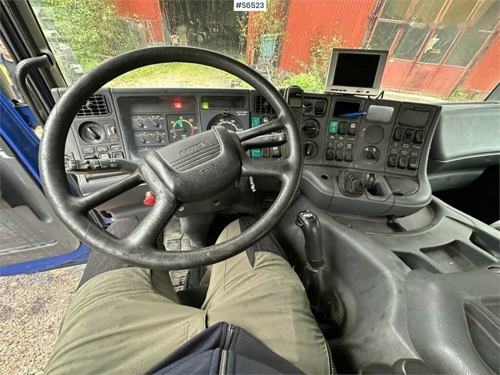 Abrollkipper Scania P124 420 Hook Truck