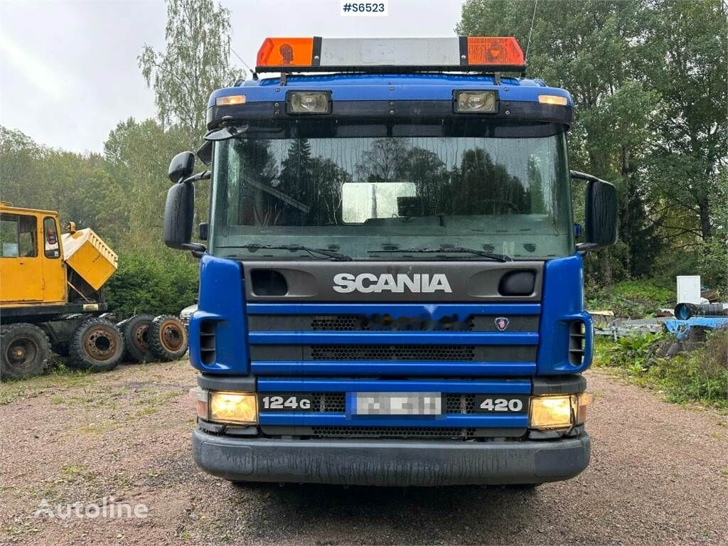 Abrollkipper Scania P124 420 Hook Truck