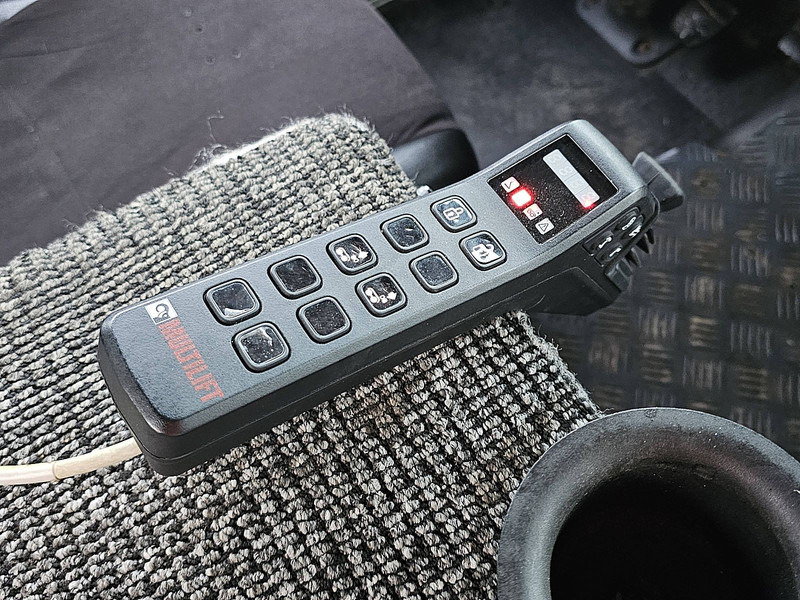 Abrollkipper Scania P320 LOW ENTRY 6X2*4 HIAB