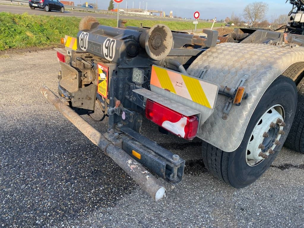 Abrollkipper Scania P360/HYVALIFT/HIAB 144B a réparer