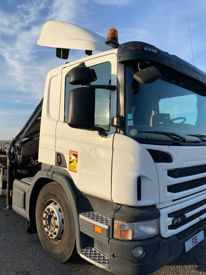 Abrollkipper Scania P360/HYVALIFT/HIAB 144B a réparer