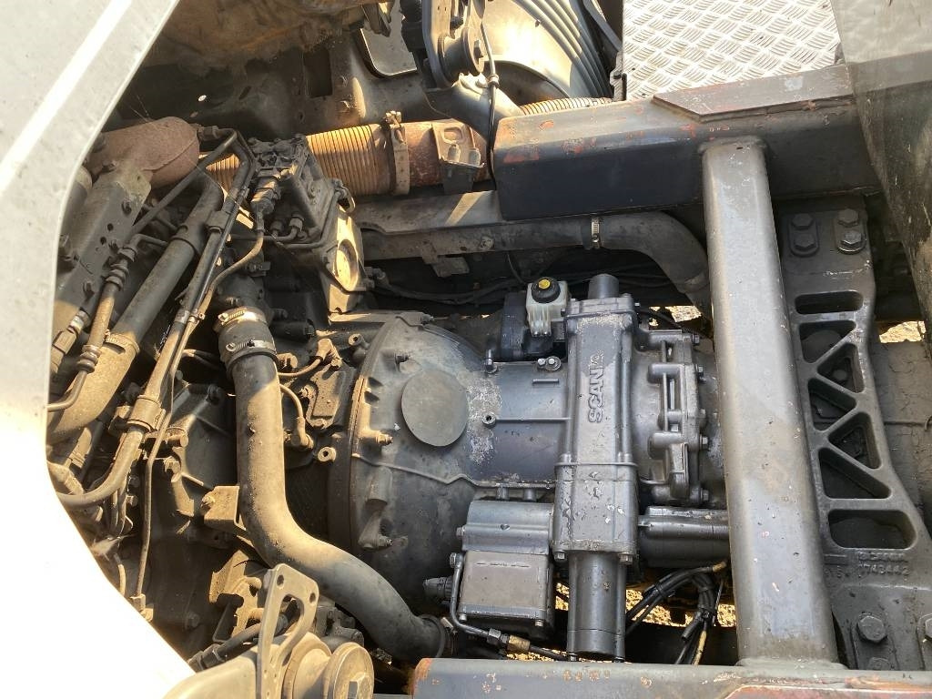 Abrollkipper Scania P360/HYVALIFT/HIAB 144B a réparer