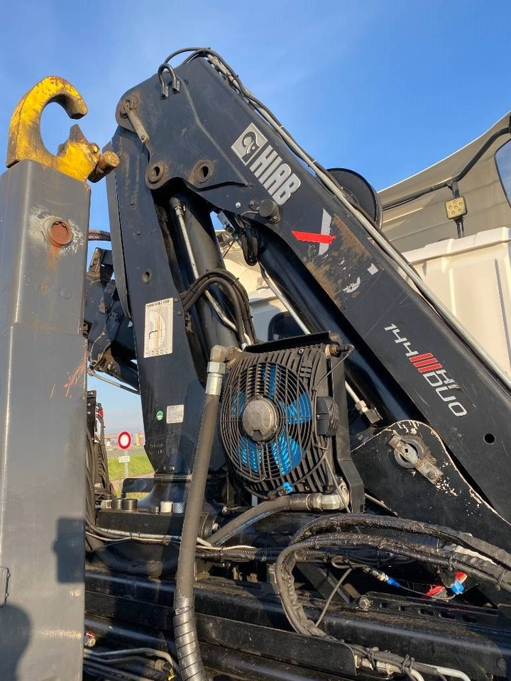 Abrollkipper Scania P360/HYVALIFT/HIAB 144B a réparer