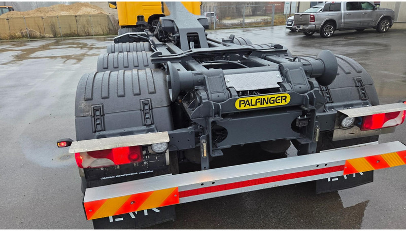 Abrollkipper Scania P400 8X4*4 Retarder