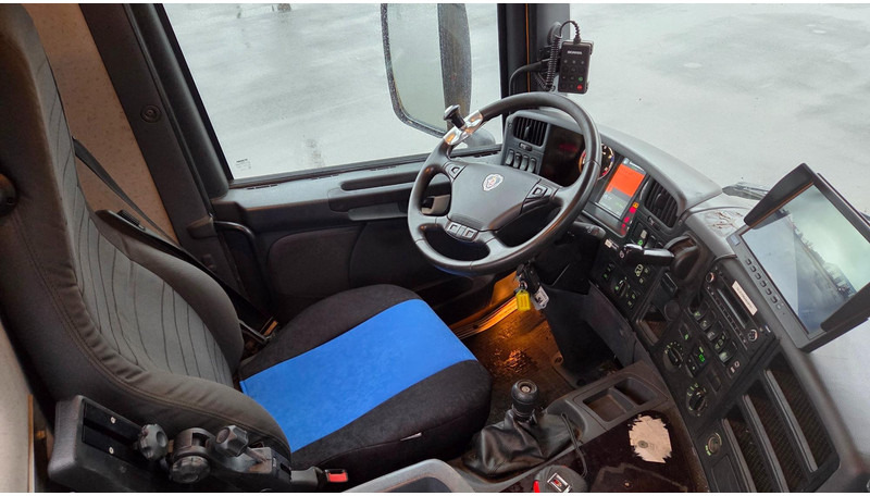 Abrollkipper Scania P400 8X4*4 Retarder