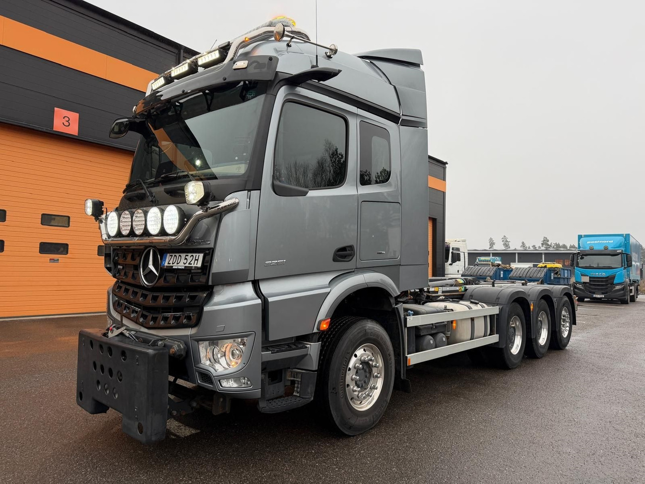 Abrollkipper Tridemväxlare Mercedes-Benz Arocs -2022  | JOAB 24 ton | Plogutrustad