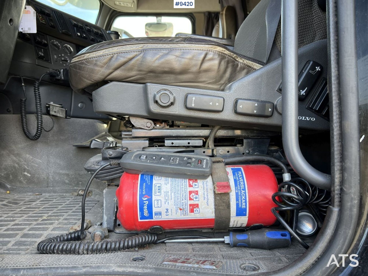 Abrollkipper Volvo FH16 8*4 Tridem Hooklift