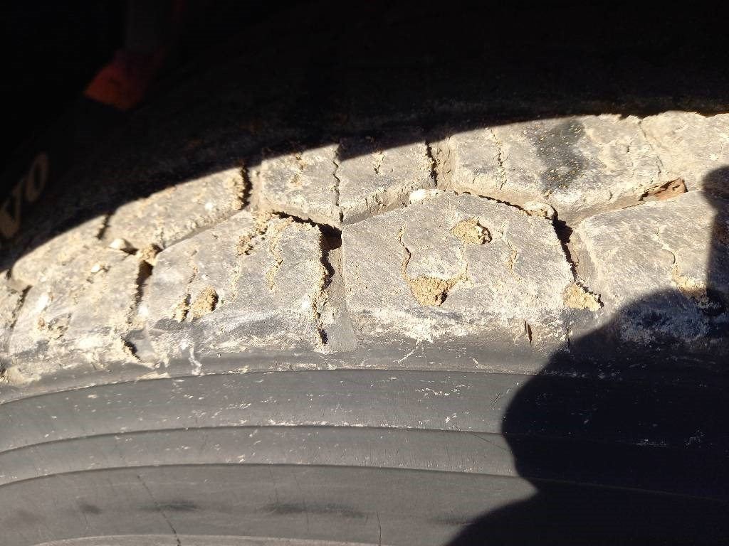 Abrollkipper Volvo FH 520, 8x4, MULTILIFT