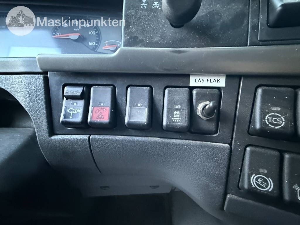 Abrollkipper Volvo FH 8*4 Tridem lastväxlare