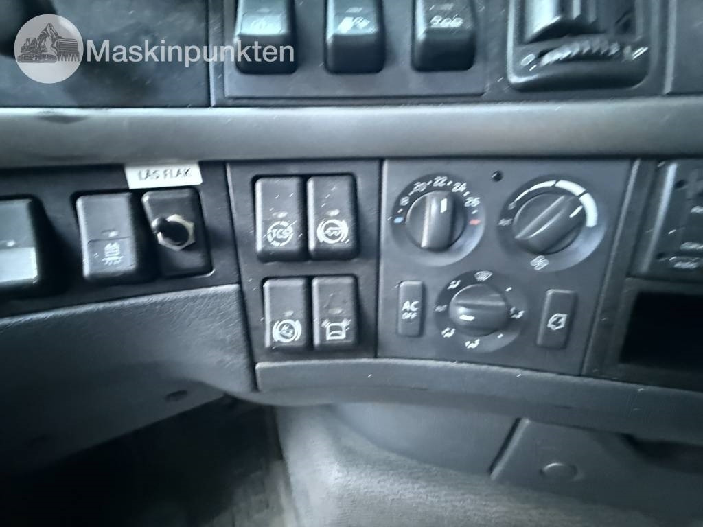 Abrollkipper Volvo FH 8*4 Tridem lastväxlare