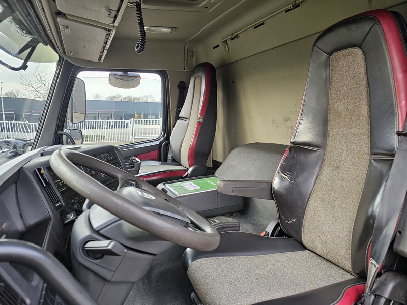 Abrollkipper Volvo FM 460 8x6 / PALFINGER EPSILON / HOOKLIFT