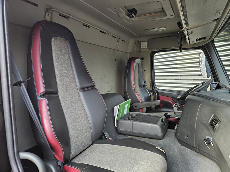 Abrollkipper Volvo FM 460 8x6 / PALFINGER EPSILON / HOOKLIFT