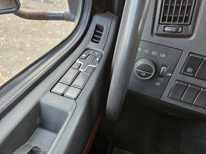 Abrollkipper Volvo FM 460 8x6 / PALFINGER EPSILON / HOOKLIFT