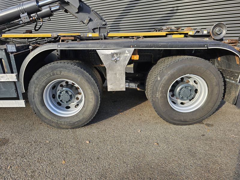 Abrollkipper Volvo FM 460 8x6 / PALFINGER EPSILON / HOOKLIFT