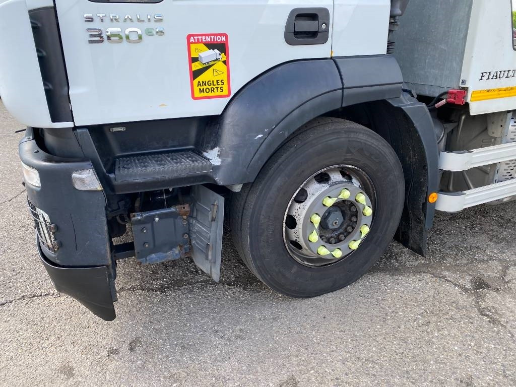 Autotransporter LKW Iveco STRALIS 360 e6 A Réparer