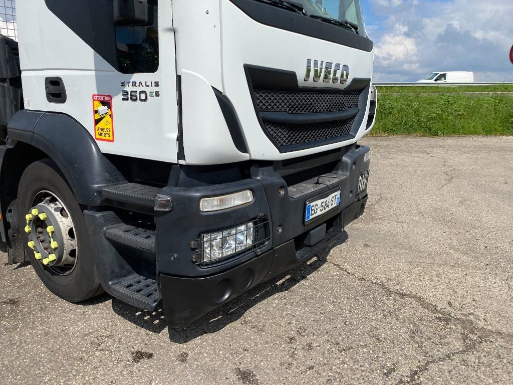 Autotransporter LKW Iveco STRALIS 360 e6 A Réparer