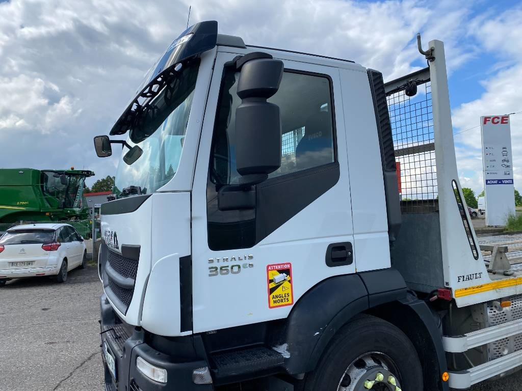 Autotransporter LKW Iveco STRALIS 360 e6 A Réparer