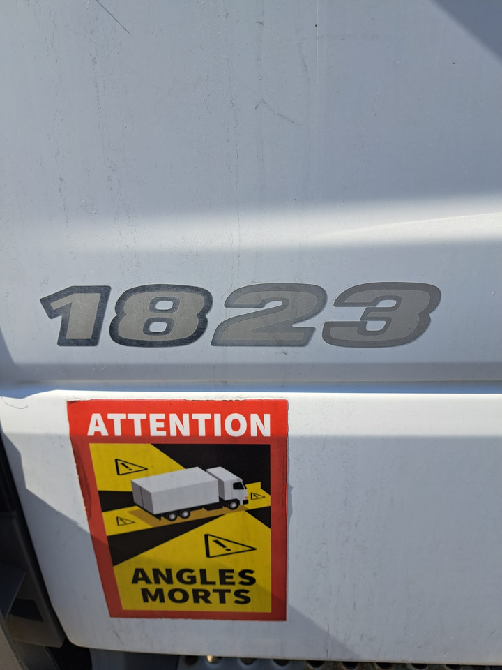 Autotransporter LKW MERCEDES-BENZ 1823