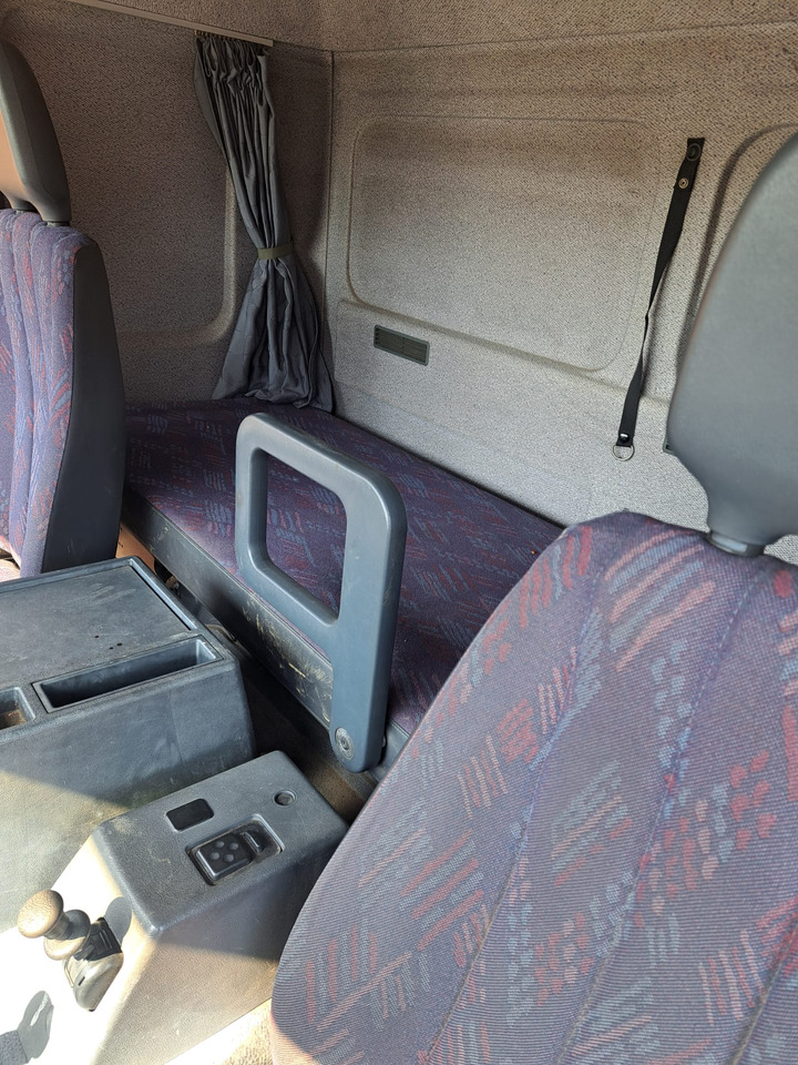 Autotransporter LKW MERCEDES-BENZ 1823