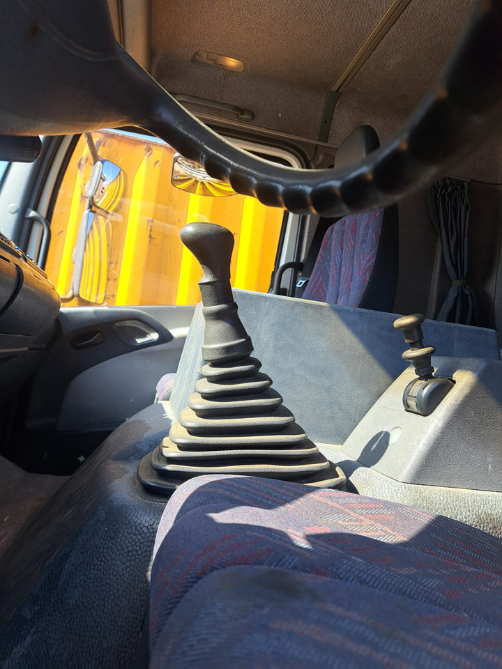 Autotransporter LKW MERCEDES-BENZ 1823