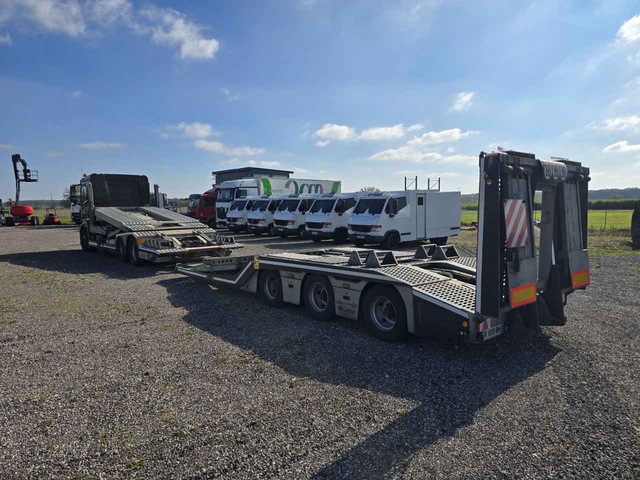 Autotransporter LKW MERCEDES-BENZ 2353
