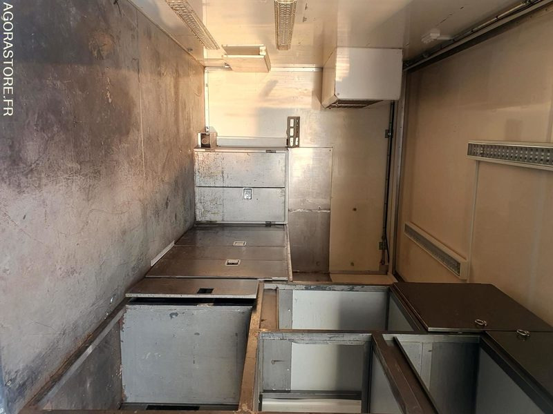 LKW CAMION PORTEUR RENAULT ATELIER ET BASE DE VIE