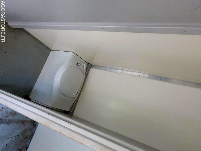 LKW CAMION PORTEUR RENAULT ATELIER ET BASE DE VIE