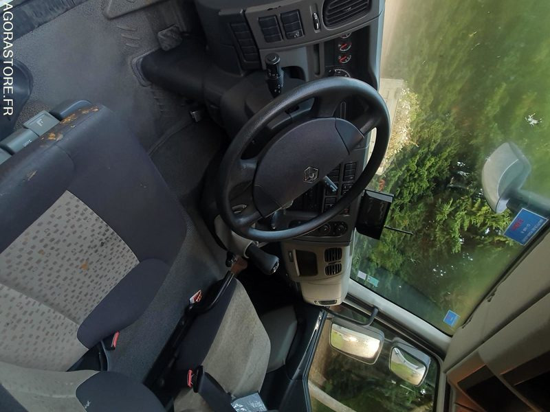 LKW CAMION PORTEUR RENAULT ATELIER ET BASE DE VIE