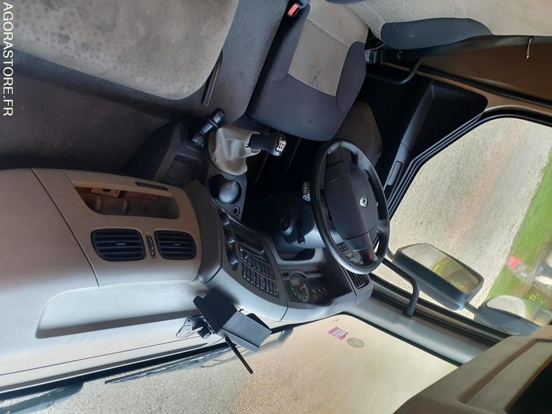 LKW CAMION PORTEUR RENAULT ATELIER ET BASE DE VIE
