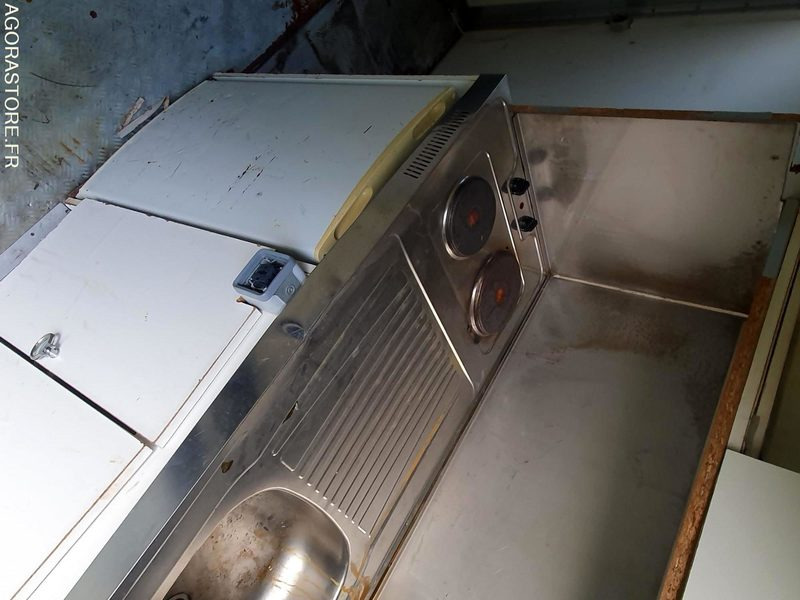 LKW CAMION PORTEUR RENAULT ATELIER ET BASE DE VIE