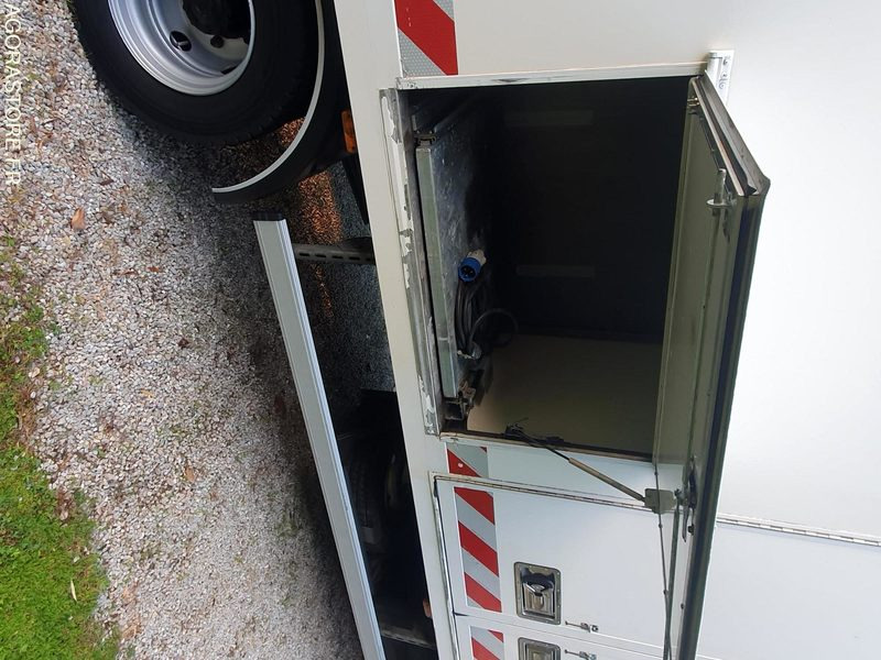 LKW CAMION PORTEUR RENAULT ATELIER ET BASE DE VIE