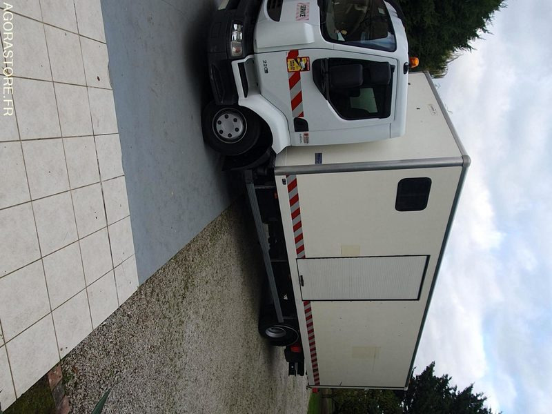 LKW CAMION PORTEUR RENAULT ATELIER ET BASE DE VIE