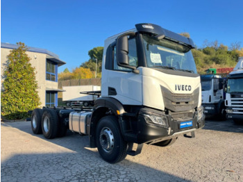 Fahrgestell LKW IVECO T-WAY AD380T45 (Chassis): das Bild 2