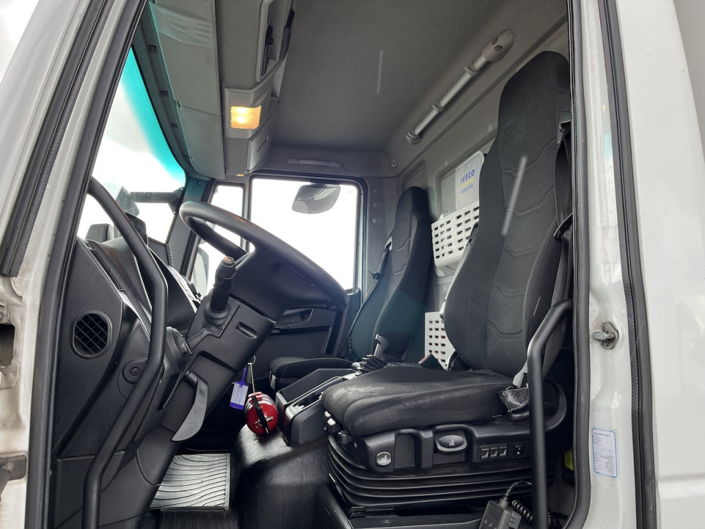 Koffer LKW Iveco 120E25 Eurocargo 4x2  Koffer | Ladebordwand: das Bild 10
