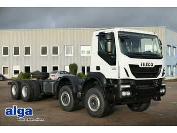 Fahrgestell LKW Iveco AD410T38H 8x4, Chassis, Kabine: das Bild 1