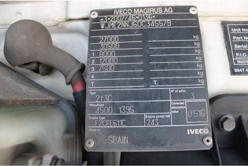 Koffer LKW Iveco Stralis 330 + 6X2 + EURO 6 + LIFT: das Bild 12