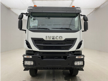 Fahrgestell LKW Iveco Trakker 420 - 8x4: das Bild 2