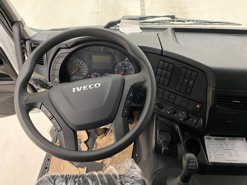 Fahrgestell LKW Iveco Trakker 420 - 8x4: das Bild 13