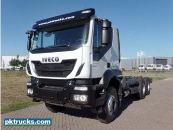 Fahrgestell LKW Iveco Trakker AT380T38H-4200 (2 Units): das Bild 1