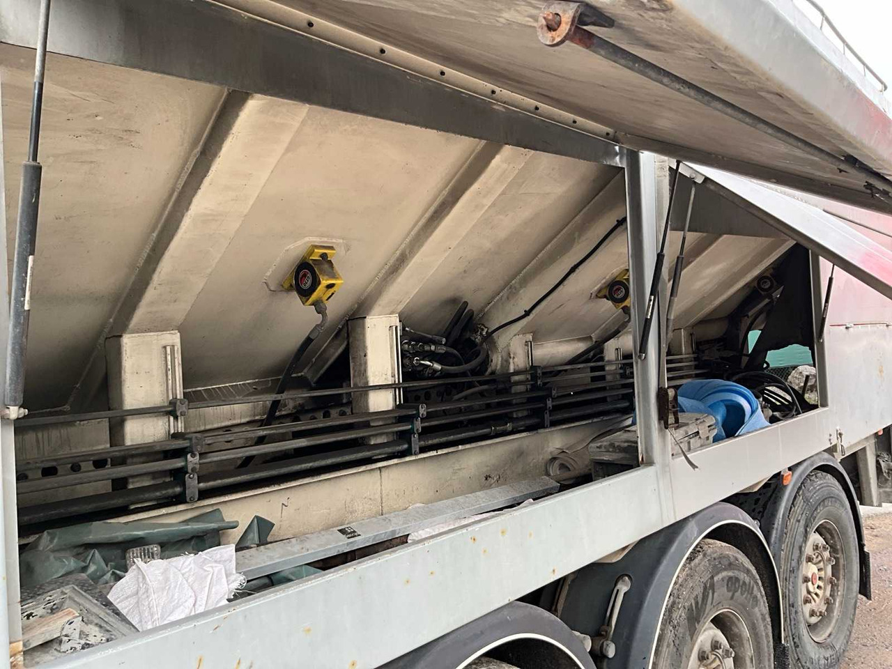 LKW KWB P-393-STI-H3 CHAPEOPLEGGER