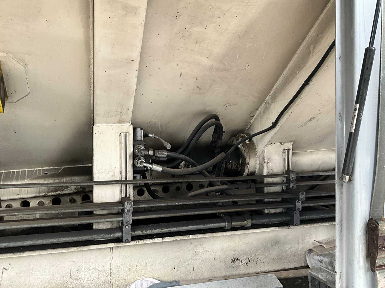 LKW KWB P-393-STI-H3 CHAPEOPLEGGER