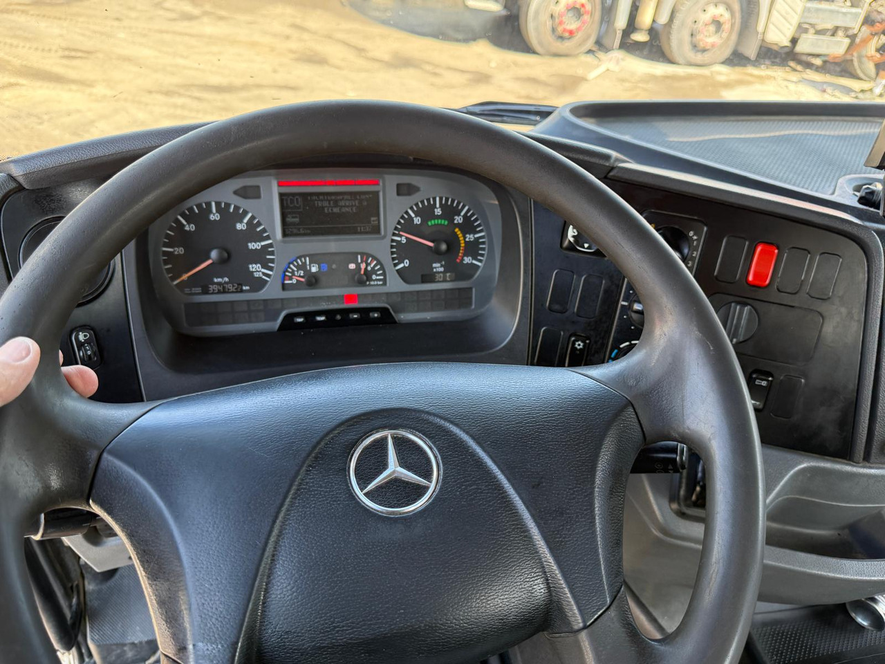 Kipper Camion bénne Mercedes Benz 2633 CC-057-HN