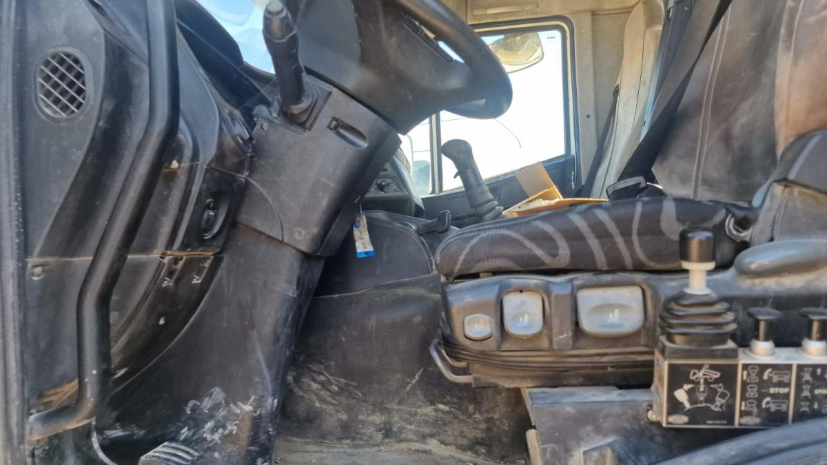 Kipper Iveco Trakker 410