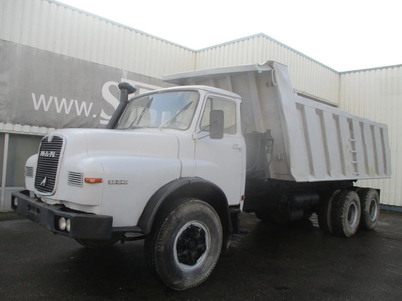 Kipper MAN 32.240 , Manual , 6x4 , Tipper truck , Spring suspension