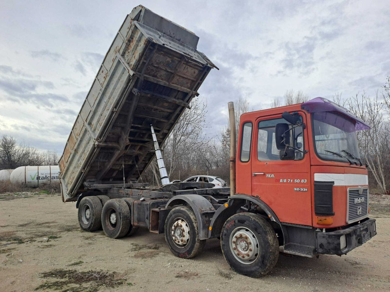 Kipper MAN 32.331 dump truck