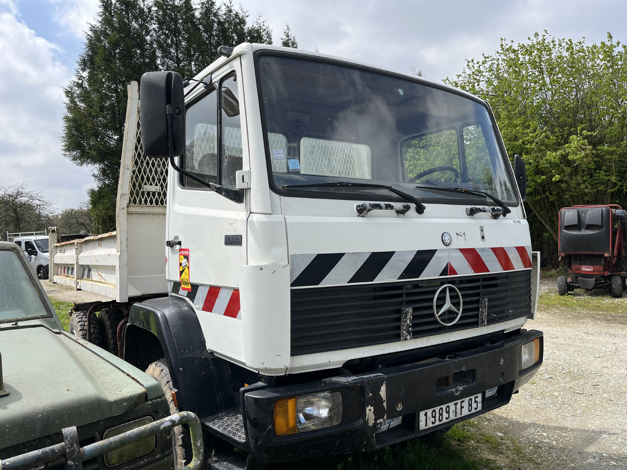 Kipper MERCEDES-BENZ 1314 benne 4x4