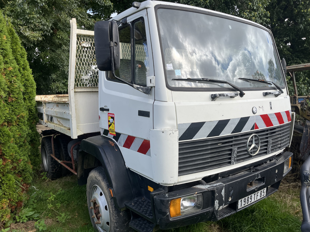 Kipper MERCEDES-BENZ 1314 benne 4x4